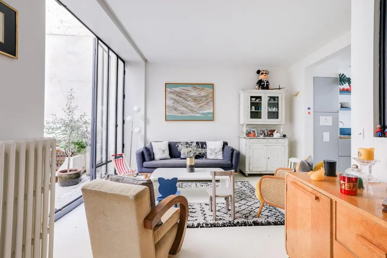 Sumptuous House With Patio * París
