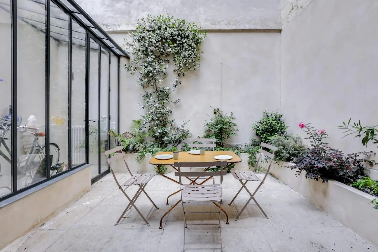 Apartment Sumptuous House With Patio Paris