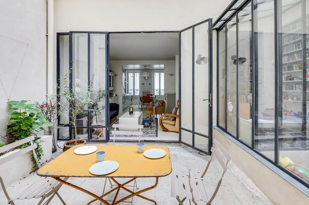 Sumptuous House With Patio París